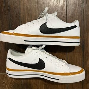 Nike Court Legacy Sneakers